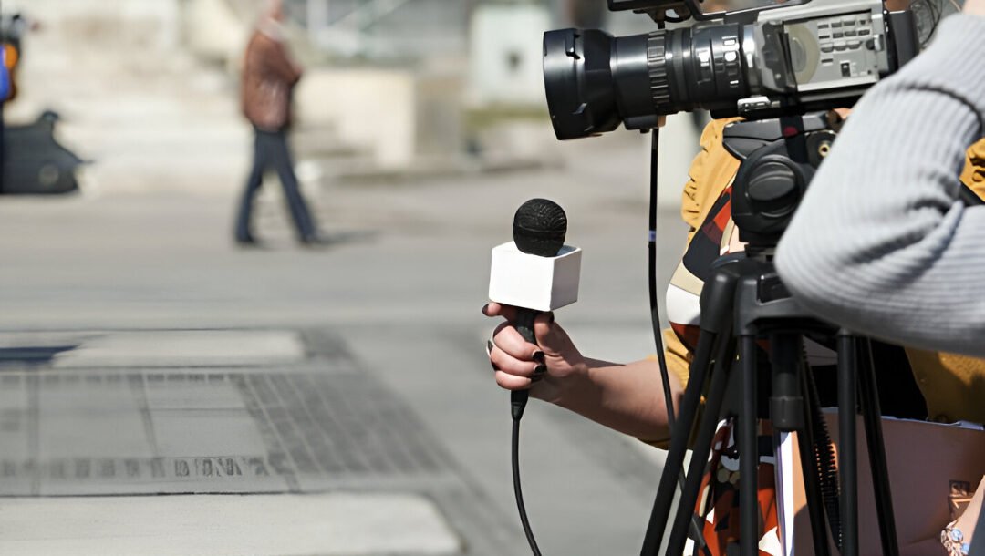 Ilustrasi - MK memutuskan wartawan tidak bisa langsung digugat pidana atau perdata terkait berita. Sengketa pers wajib lewat Dewan Pers (Dok. Ist)