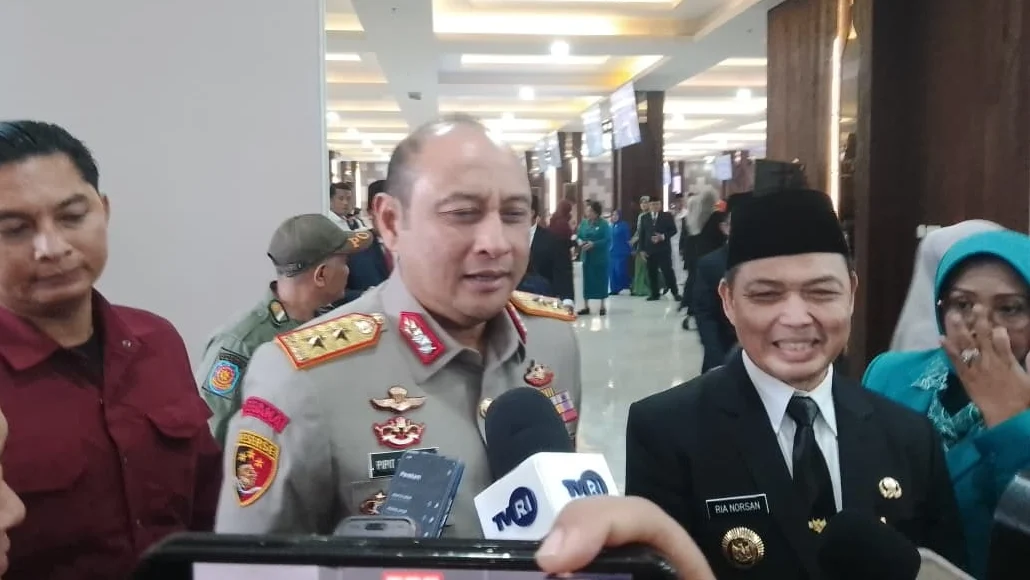 "Kapolda Kalbar Irjen Pol Pipit Rismanto menegaskan kesiapan kepolisian menjaga stabilitas Kamtibmas di momen HUT ke-69 Pemprov Kalbar. Simak pernyataan lengkapnya di sini."