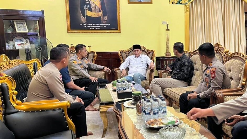 Pontianak Kota Endang Tri Purwanto kunjungi Istana Kadriah. Perkuat sinergi dengan Sultan Syarif Melvin demi jaga stabilitas Kamtibmas.Pontianak Kota Endang Tri Purwanto kunjungi Istana Kadriah. Perkuat sinergi dengan Sultan Syarif Melvin demi jaga stabilitas Kamtibmas.