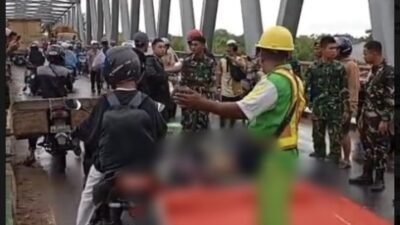 Suasana tempat kejadian perkara kecelakaan lalu lintas maut yang terjadi di Jembatan Pawan II, Kabupaten Ketapang. (Dok. Ist)
