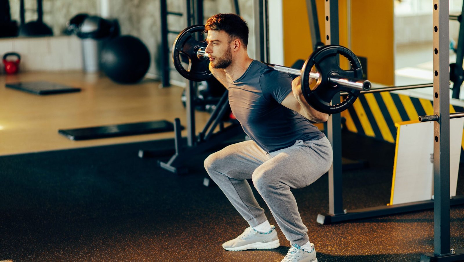 "Susah gemuk? Simak daftar kegiatan menambah berat badan yang efektif dan sehat. Mulai dari latihan beban hingga strategi surplus kalori untuk tubuh ideal."