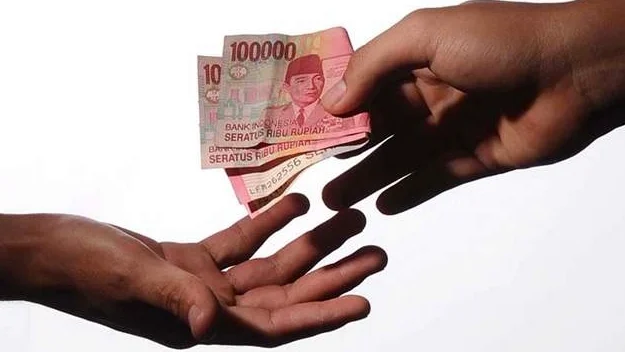 'Mengapa orang dewasa sering merasa terbebani saat harus meminta bantuan keuangan kepada orang tua? Simak ulasan psikologis tentang otonomi dan harga diri."