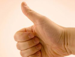 Sering Diucapkan Tiap Hari, Ternyata Ini Kepanjangan Kata ‘Oke’ yang Jarang Orang Tahu!