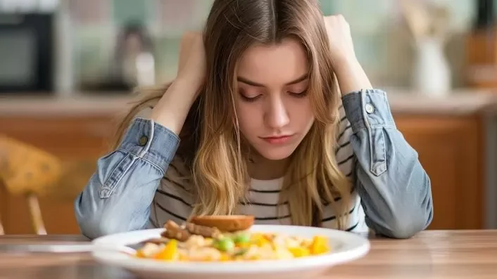 "Sering merasa lemas jam 10 pagi meski sudah makan? Mungkin cara sarapanmu salah. Hindari 5 kebiasaan buruk ini agar tubuh bugar dan produktif seharian."