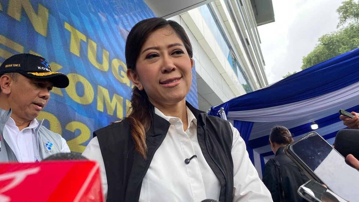 "Komdigi memblokir akses Grok AI untuk mencegah deepfake asusila. Langkah ini menuai sorotan terkait efektivitas moderasi konten di platform X secara keseluruhan."