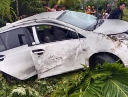 Kecelakaan di Batang Tarang: Mobil Travel Terguling, Tiga Penumpang Luka-luka