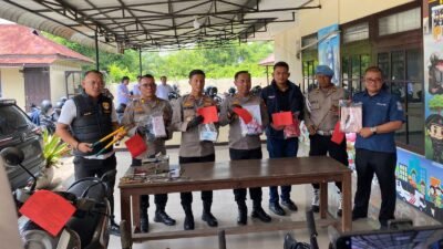 Konferensi pers pengungkapan kasus pencurian mesin speedboat di polsek sungai ambawang. (Dok. HO/Faktakalbar.id)