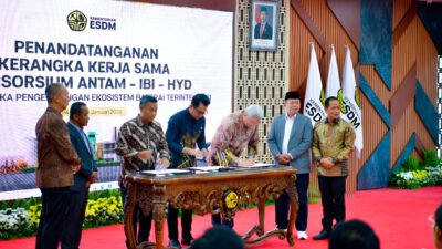 Konsorsium BUMN dan investor global resmi membangun ekosistem baterai listrik Rp90 triliun. Proyek ini menyerap 10.000 tenaga kerja baru. (Dok: Kementerian ESDM)