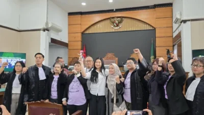 "Vonis Laras Faizati dan penangkapan ibu menyusui Figha Lesmana menelanjangi wajah hukum yang misoginis. Aktivis Kalis Mardiasih soroti ketakutan negara pada solidaritas emosional perempuan."