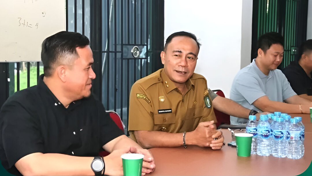 Krisantus Kurniawan resmi mendaftar calon Ketua Perbakin Kalbar 2026-2030. Ia berjanji bangun lapangan tembak modern terintegrasi. (Dok: @adpim.provkalbar)