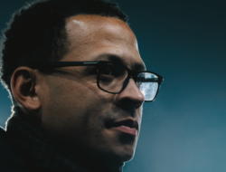 Chelsea Resmi Tunjuk Liam Rosenior Sebagai Pelatih Baru Gantikan Maresca, Kontrak Hingga 2032