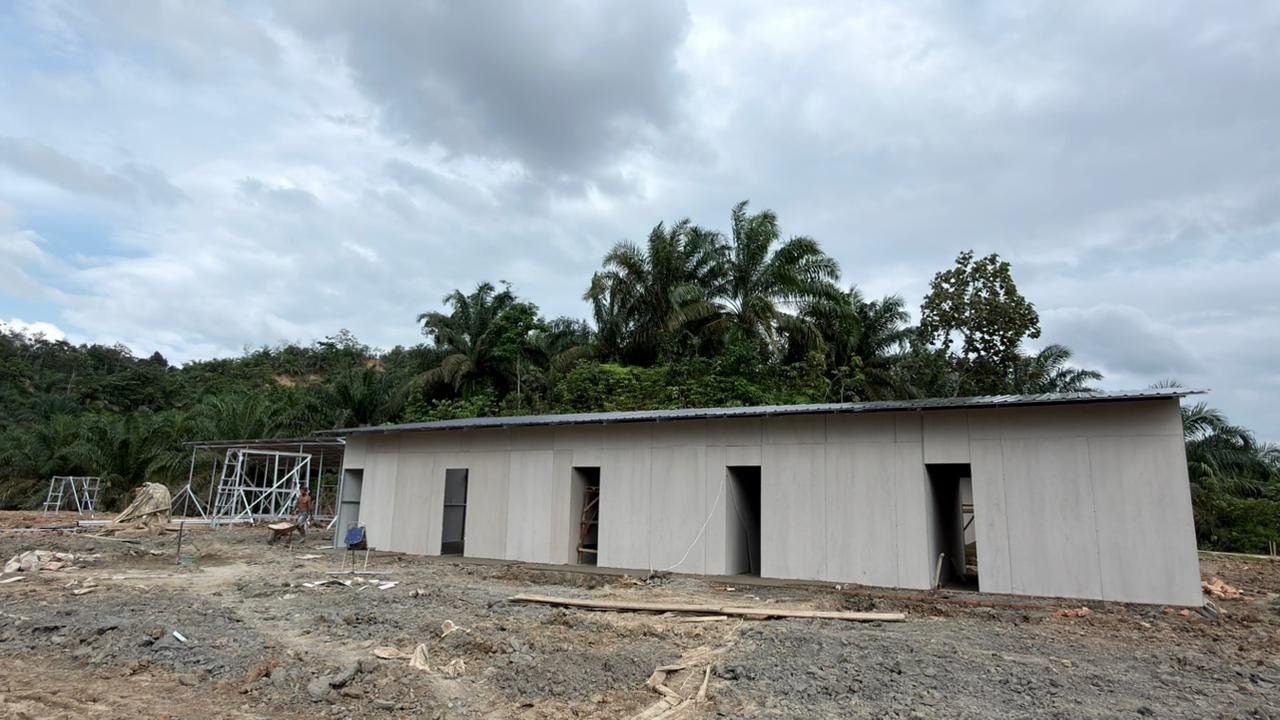 Salah satu titik lokasi pembangunan hunian sementara yang disiapkan pemerintah dengan sistem kopel agar penataan lingkungan lebih teratur dan aman bagi warga.