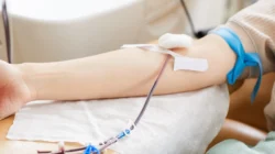 "Temukan 5 manfaat donor darah bagi perempuan, mulai dari menjaga kesehatan jantung hingga regenerasi sel darah. Simak alasan medis mengapa perempuan perlu berdonor."