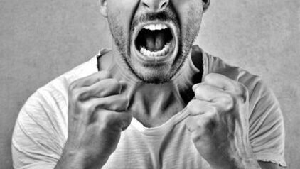 Ilustrasi - Seorang pria sedang marah sambil berteriak. (Dok. Ist)