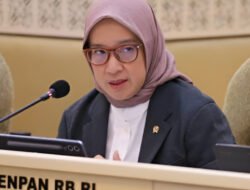 Dampingi Prabowo, Menteri Rini Hadiri Peresmian Sekolah Rakyat