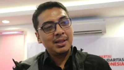 "Guru Besar UGM Zainal Arifin Mochtar menilai Pasal 218 KUHP Baru sebagai produk hukum feodal warisan penjajah yang bertentangan dengan sistem republik dan putusan MK."