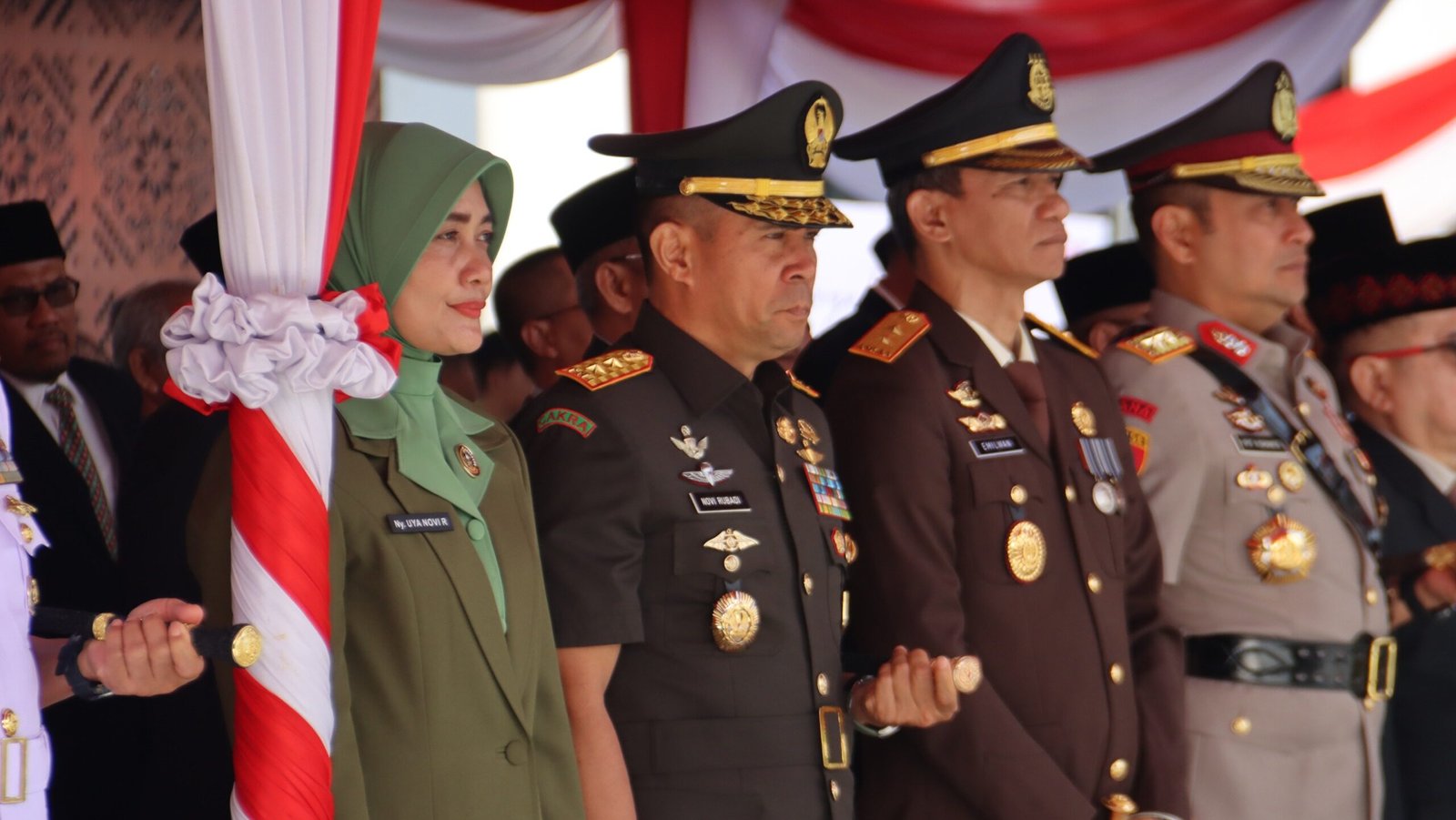 Pangdam XII/Tanjungpura Novi Rubadi Sugito saat menghadiri upacara peringatan HUT ke-69 Pemprov Kalbar di halaman Kantor Gubernur Kalimantan Barat.