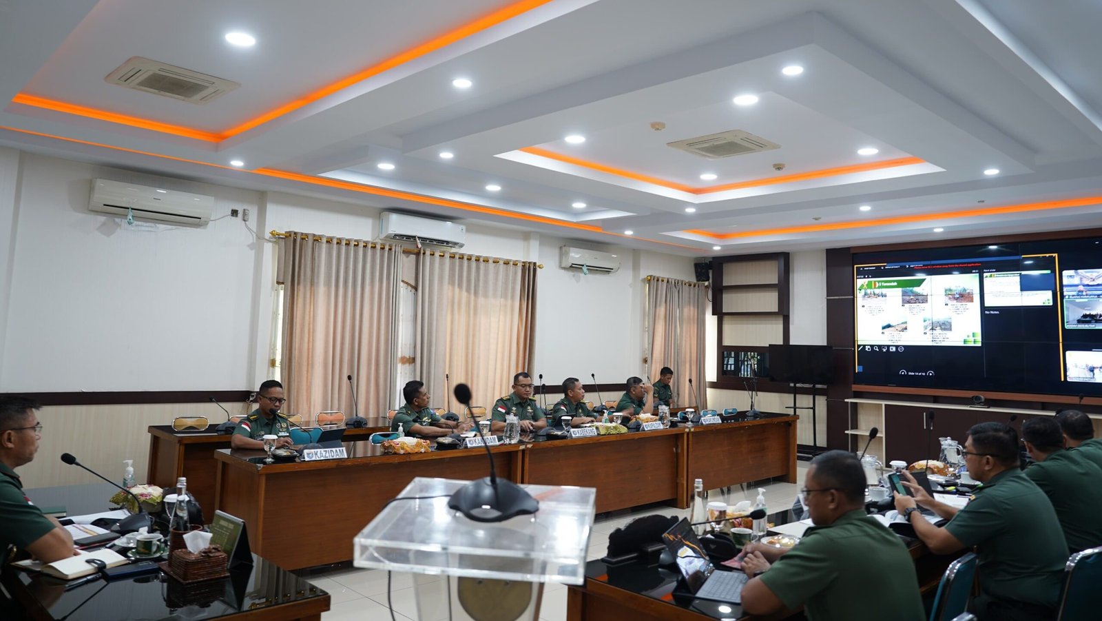 Pangdam XII/Tpr Mayjen TNI Novi Rubadi Sugito instruksikan jajaran kawal percepatan Koperasi Merah Putih demi kuatkan ekonomi kerakyatan.