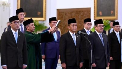 Suasana pelantikan anggota Dewan Energi Nasional (DEN) oleh Presiden Prabowo Subianto di Istana Negara, disaksikan rohaniwan dan pejabat negara. (Dok. HO/Faktakalbar.id)