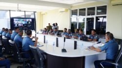 Komandan Kodaeral XII memimpin rapat pembekalan prajurit secara hybrid di Ruang Rapat Mako, Pontianak. (Dok. HO/Faktakalbar.id)