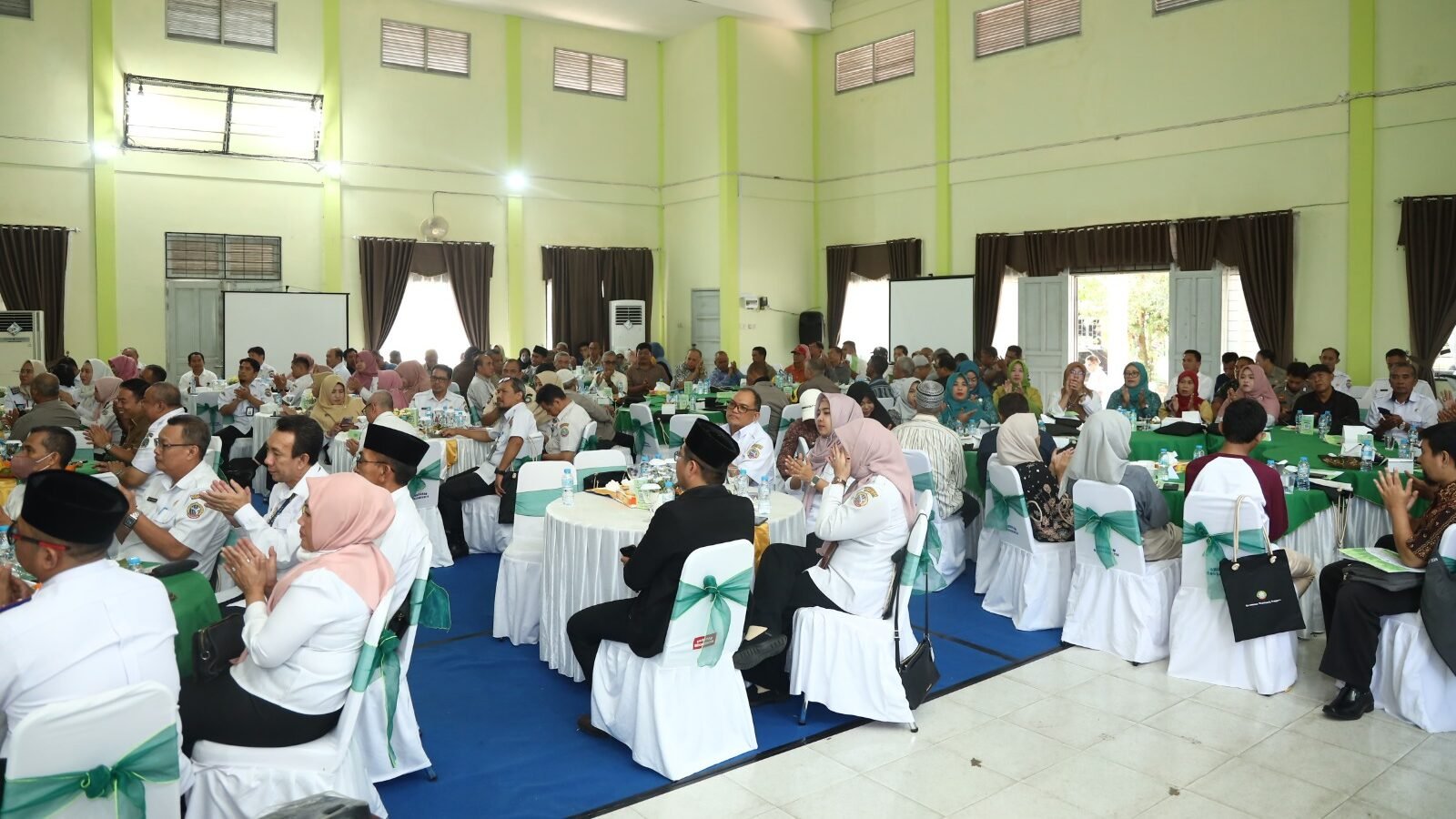 Suasana pembukaan Musrenbang tingkat kelurahan se-Kota Pontianak yang dihadiri Wali Kota Edi Rusdi Kamtono. (Dok. HO/Faktakalbar.id)