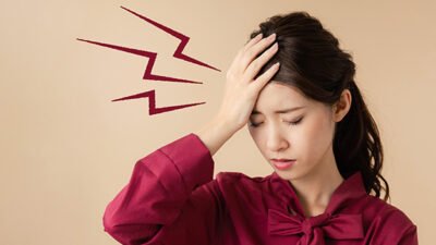 "Sering pusing dan lemas? Jangan remehkan anemia. Simak 5 penyebab anemia mulai dari kurang zat besi, perdarahan, hingga faktor genetik di sini."