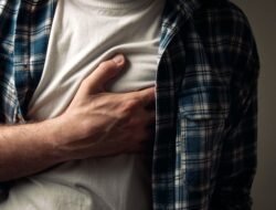 Jangan Bengong! Lakukan 3 Hal Ini Jika Melihat Orang Kena Serangan Jantung Mendadak