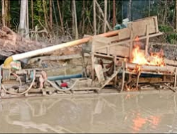 Razia PETI di Mentebah: Penambang Kabur, Dua Unit Mesin Dimusnahkan