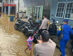 Sungai Sambas Kecil Meluap, Polres Bengkayang Pantau Banjir di Ledo