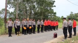 Polres Melawi menggandeng Manggala Agni menggelar simulasi Karhutla. (Dok: HO/Faktakalbar.id)