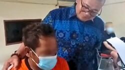 "Mengaku bekerja sebagai petani, seorang pria berinisial RJ (43) di Kubu Raya ditangkap polisi karena menjual sabu paket hemat seharga Rp 50 ribu."