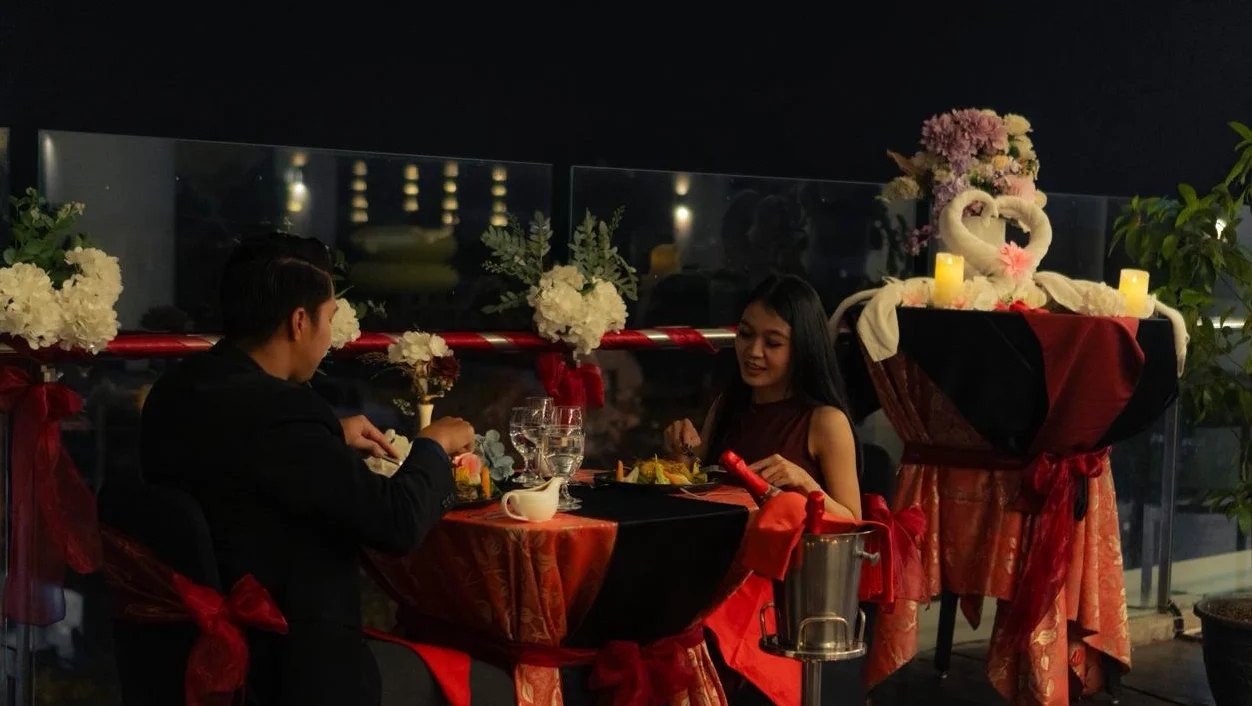 "Rayakan Imlek dan Valentine 2026 di Golden Tulip Pontianak dengan promo Auspicious Package. Dapatkan paket menginap spesial dan makan malam romantis dengan pelayanan terbaik."