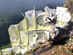 Puing ATR 42-500 Ditemukan di Puncak Bulusaraung, Basarnas Pastikan Kondisi Hancur
