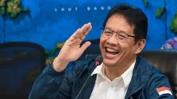 "Menkeu Purbaya klaim "untung" usai Dirut BEI Iman Rachman mundur. Purbaya tuding adanya kesalahan fatal terkait respons MSCI yang picu IHSG anjlok 8 persen."