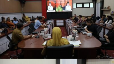 Suasana Rapat Koordinasi Pengawasan dan Penyaluran LPG 3 Kg yang dipimpin Sekretaris Daerah Kota Singkawang bersama Pertamina dan agen di Ruang Rapat Wali Kota. (Dok. HO/Faktakalbar.id)