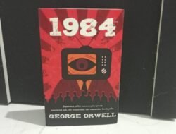 Cermin Retak Distopia: Mengapa “1984” Terasa Begitu Dekat dengan Realita Indonesia?