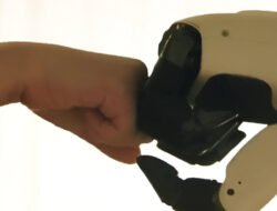 Robot Asisten Rumah Tangga LG Bisa Masak dan Lipat Baju