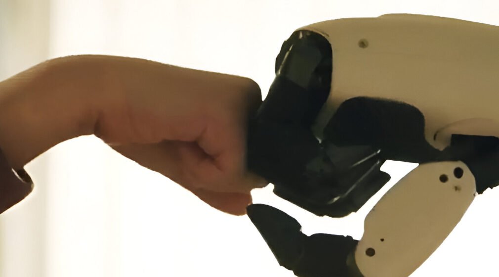 LG luncurkan robot asisten rumah tangga CLOiD yang bisa masak, lipat baju, dan bantu pekerjaan rumah dengan teknologi AI. (Dok. Ist)