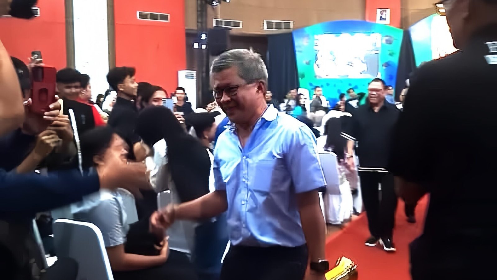 Rocky Gerung menjadi pembicara diskusi di PCC. (Dok: HO/Faktakalbar.id)