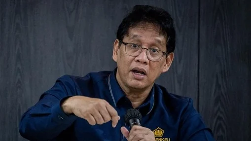 "Rupiah nyaris tembus Rp 17.000/USD di tengah kabar Thomas Djiwandono masuk bursa Deputi Gubernur BI. Pasar pertanyakan independensi bank sentral meski Menkeu membantah."