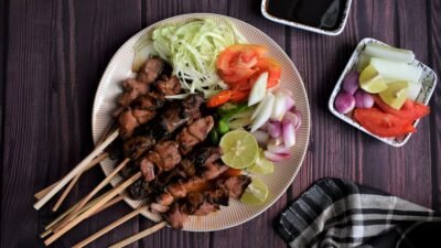 Ilustrasi - Sate Kambing raih peringkat 4 hidangan terbaik dunia versi Taste Atlas. Kuliner Indonesia ini kalahkan kebab Turki dan taco Meksiko. (Dok. Ist)
