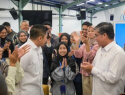 Seskab Teddy dan Menaker Tinjau Magang Nasional: 100 Ribu Kuota Dibuka 2026, Peserta Digaji Setara UMK