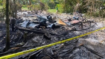 Kondisi sisa bangunan rumah milik Warsian di Dusun Kokban, Desa Bentunai, yang hangus tak bersisa akibat peristiwa kebakaran pada Sabtu (17/1) pagi.