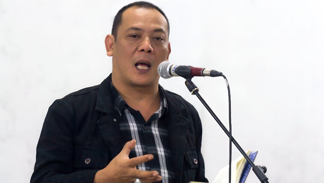 Profil Sitok Srengenge alias Sunarto, sastrawan yang kembali disorot usai foto bareng Sal Priadi. (Dok: Wikipedia)