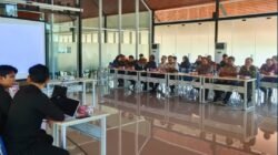 Suasana sosialisasi ekspor di PLBN Jagoi Babang yang dihadiri petugas Karantina, Bea Cukai, Imigrasi, dan pelaku usaha. (Dok. HO/Faktakalbar.id)