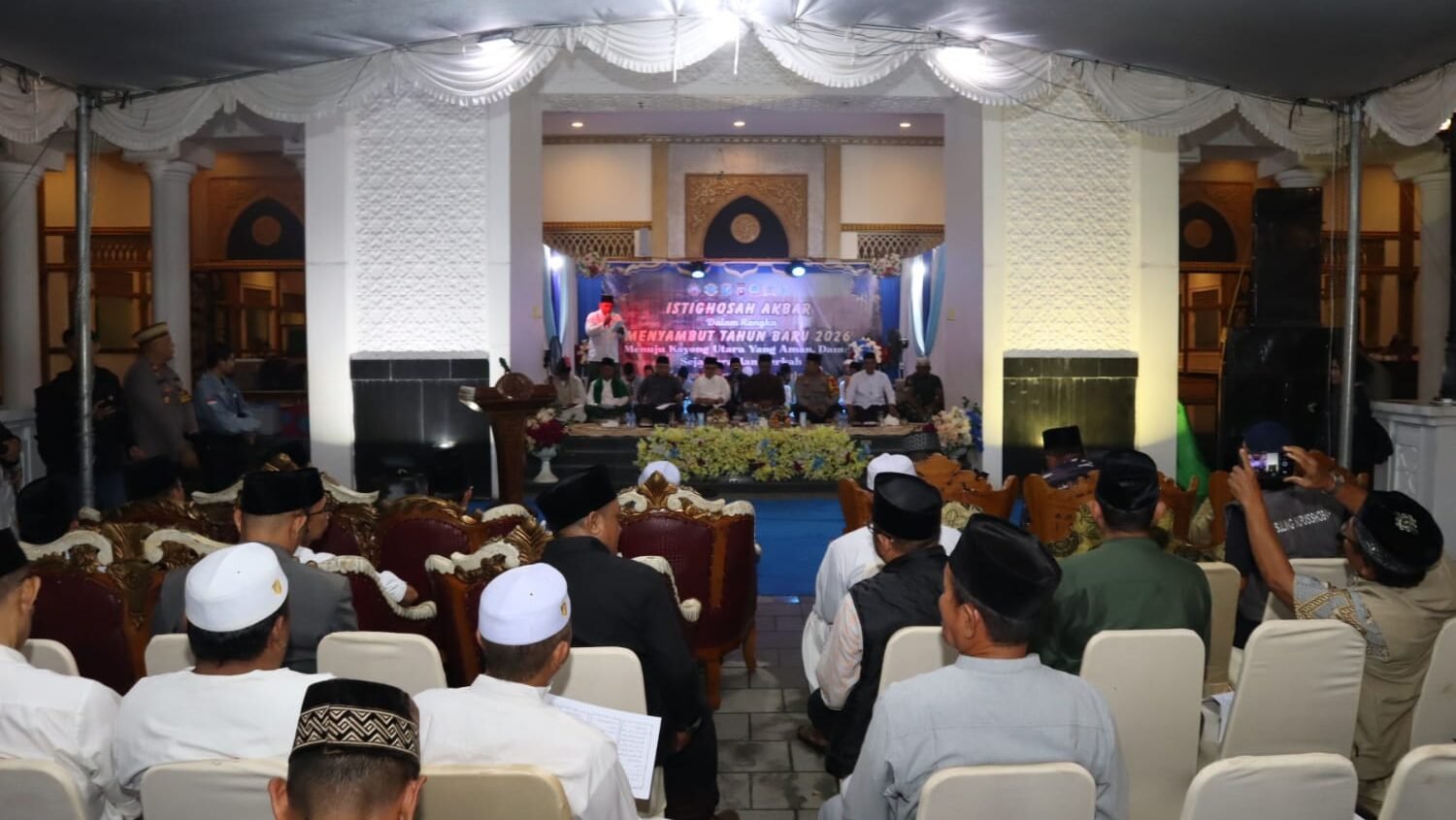 Kayong Utara gelar Istighosah Akbar sambut Tahun Baru 2026 di Masjid Oesman Al-Khair.