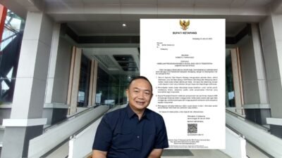 Ilustrasi Bupati Ketapang Alexander Wilyo tersenyum di samping tangkapan layar Surat Edaran Nomor 5 Tahun 2026 tentang himbauan penggunaan media sosial bagi ASN. (Dok. Ilustrasi/Faktakalbar.id)