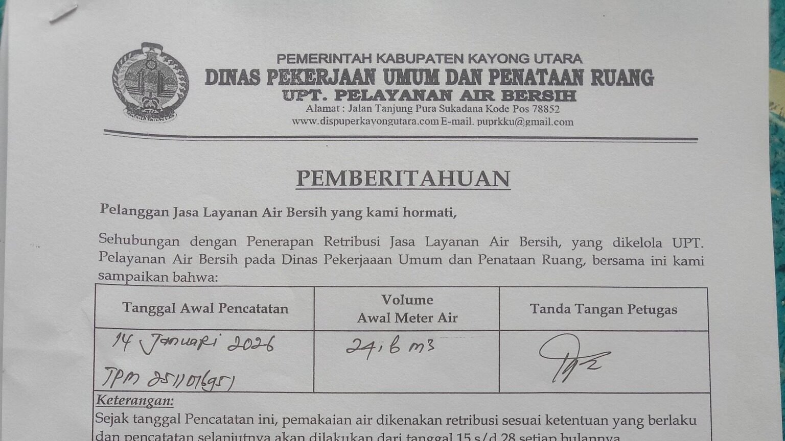 Surat Pemberitahuan Penerapan Retribusi Jasa Layanan Air Bersih dari Dinas PUPR Kabupaten Kayong Utara. (Dok. HO/Faktakalbar.id)
