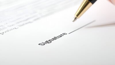 Ilustrasi - Jangan tunda balik nama sertifikat tanah warisan jika tak ingin kena sengketa. (Dok. Ist)