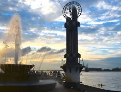 Potensi Ekonomi Kalimantan Barat: Pusat Bauksit dan Sawit